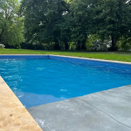 Chateau De La Grange 4* Celle-Levescault