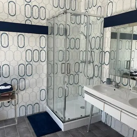 Chateau De La Grange 4* Celle-Levescault