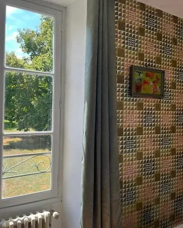 فندق مبيت وإفطار Chateau De La Grange Celle-Levescault