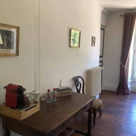 Chateau De La Grange Bed & Breakfast Celle-Levescault