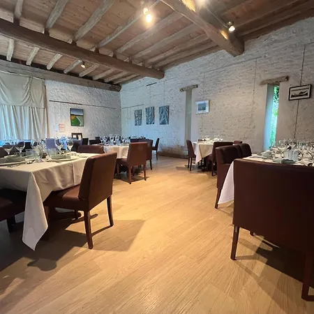 Chateau De La Grange 住宿加早餐酒店